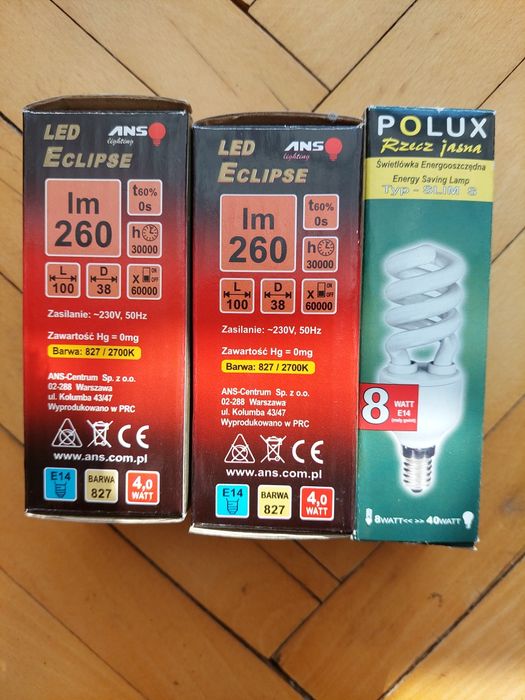 Zastaw 2x żarówka Led 4W + świetlówka 8W