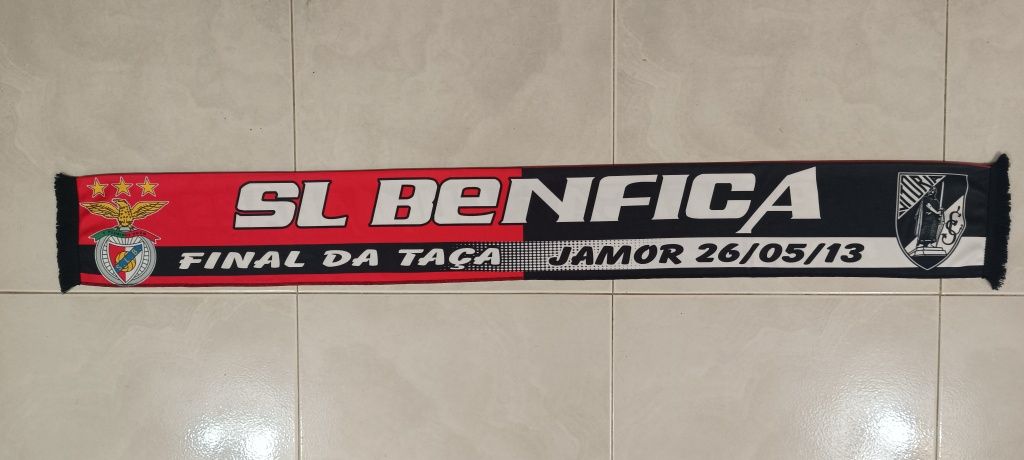 cachecol da Final da taça de Portugal.Vit Guimaraes -Benfica
