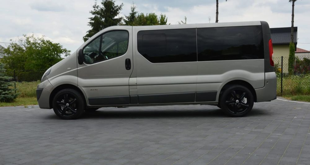 Renault Trafic 2.0 dCi 115 LONG_1Wł_Klima_Navi_Czujniki_Tempomat_POLECAM!!