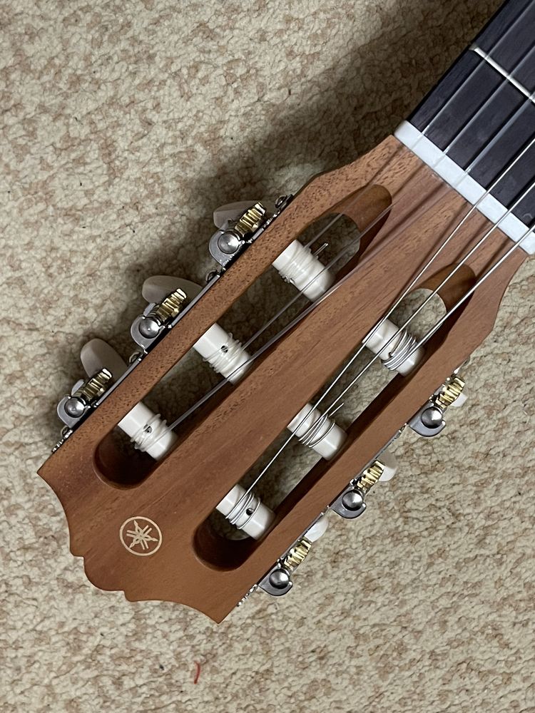 Гітара. гіталеле Yamaha GL1