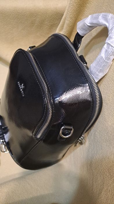 Стильний лаковий рюкзак