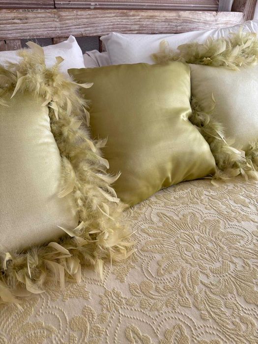 Colchã e conjunto de almofadas Zara Home