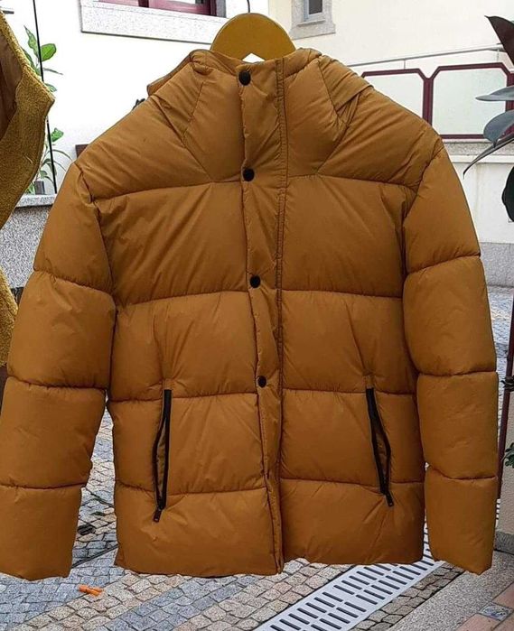 Casaco impermeável e acolchoado