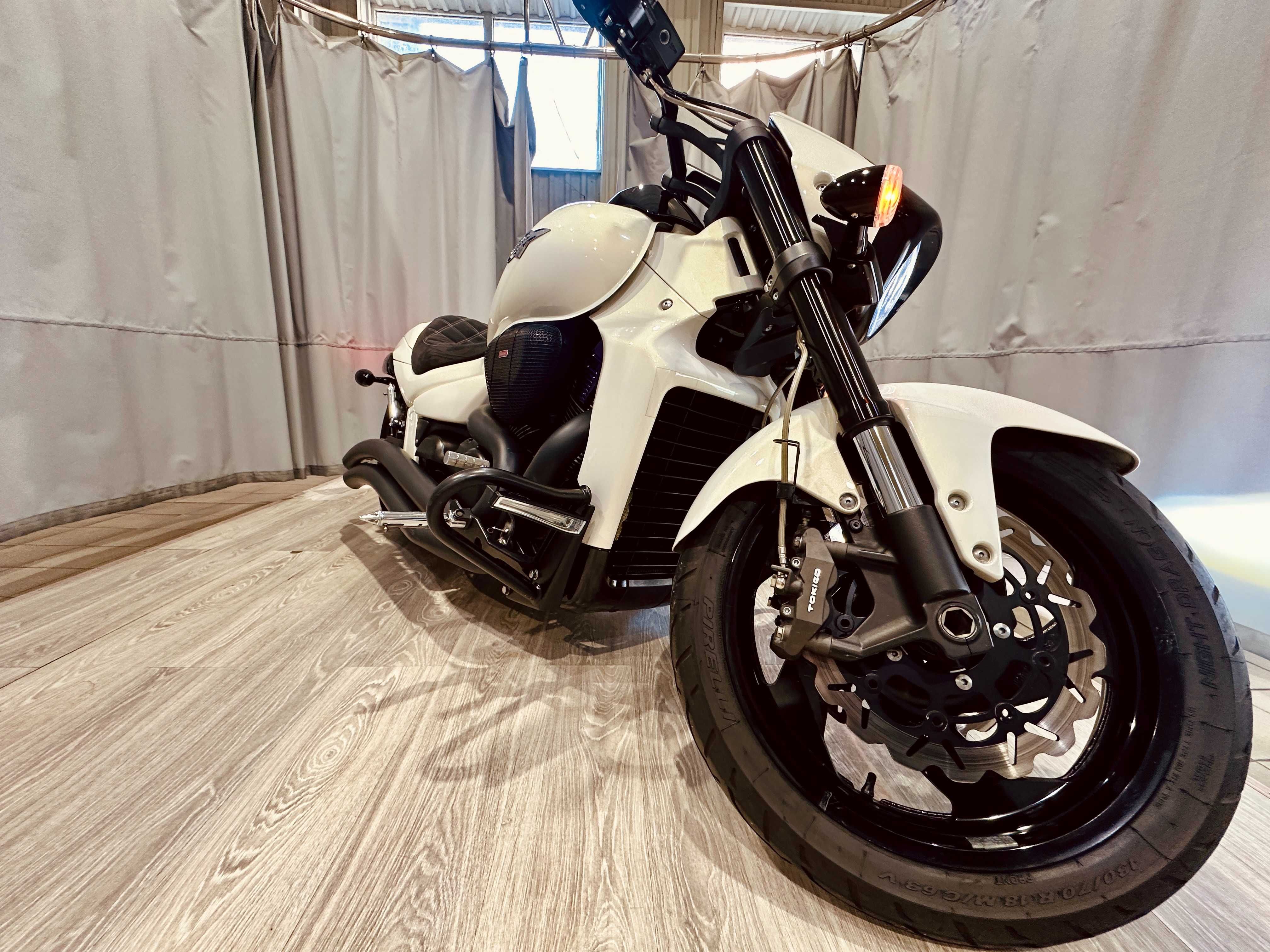 Suzuki M109R Boulevard