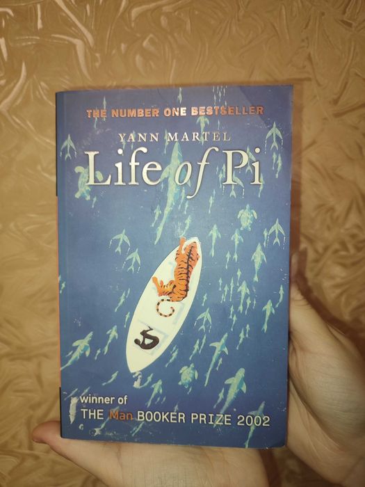 Книга англійською "Life of Pi" Yann Martel