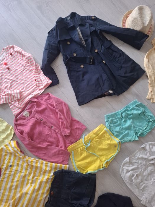 Roupa de menina como nova