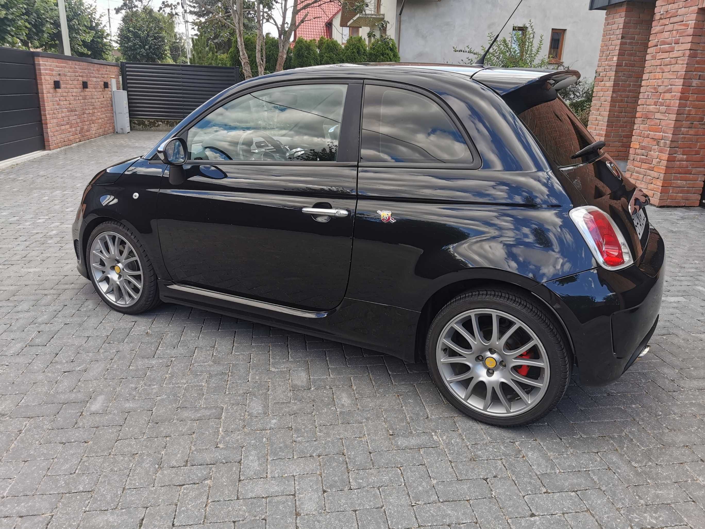 ABARTH 500 1,4 T-JET 135 KM