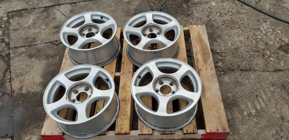 Felga Ford Mustang 93-04r 16"