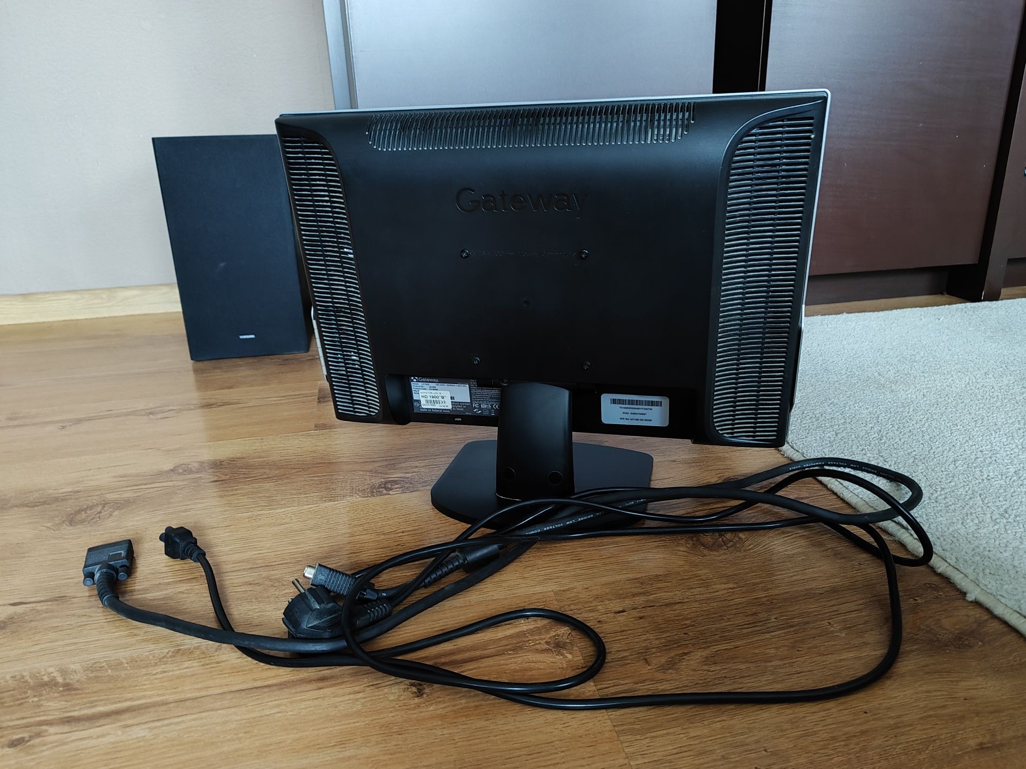 Monitor Gateway 19
