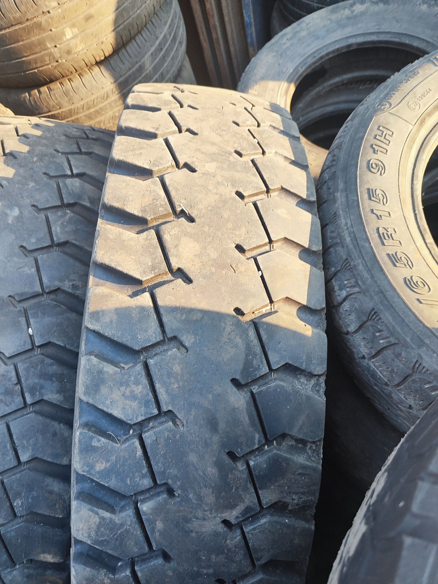 Шины Bridgestone 13R22.5 (Цену уточняйте)