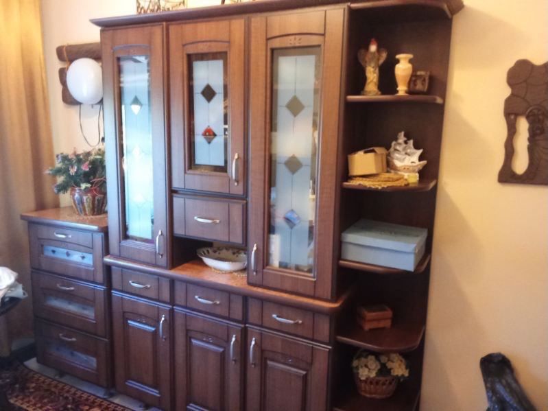 REZERWACJAMeble w kolorze ciemnego dębu do salonu