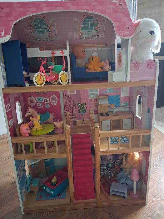 Domek dla lalek drewniany plus akcesoria