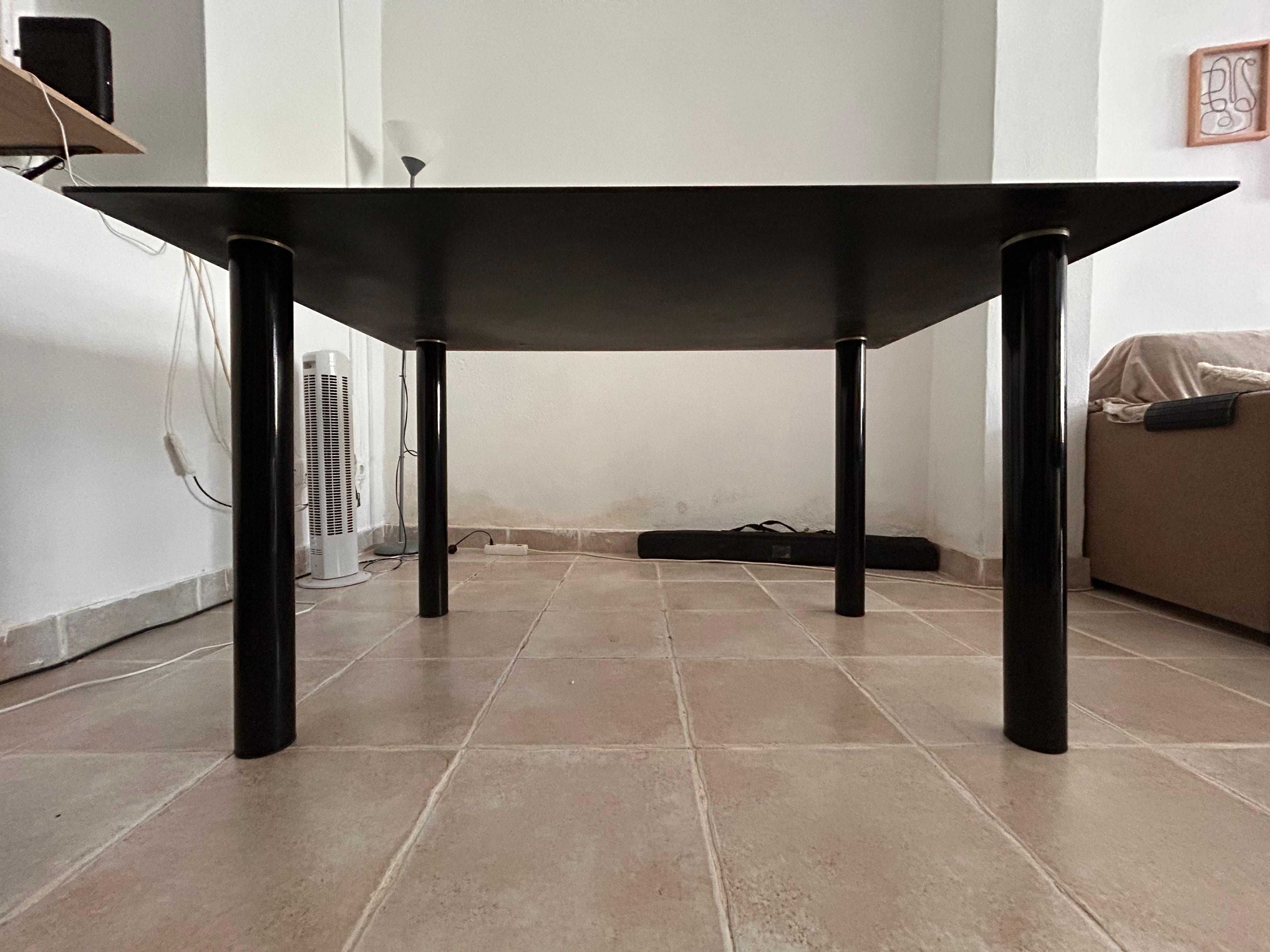 Mesa de Jantar com Tampo de Vidro