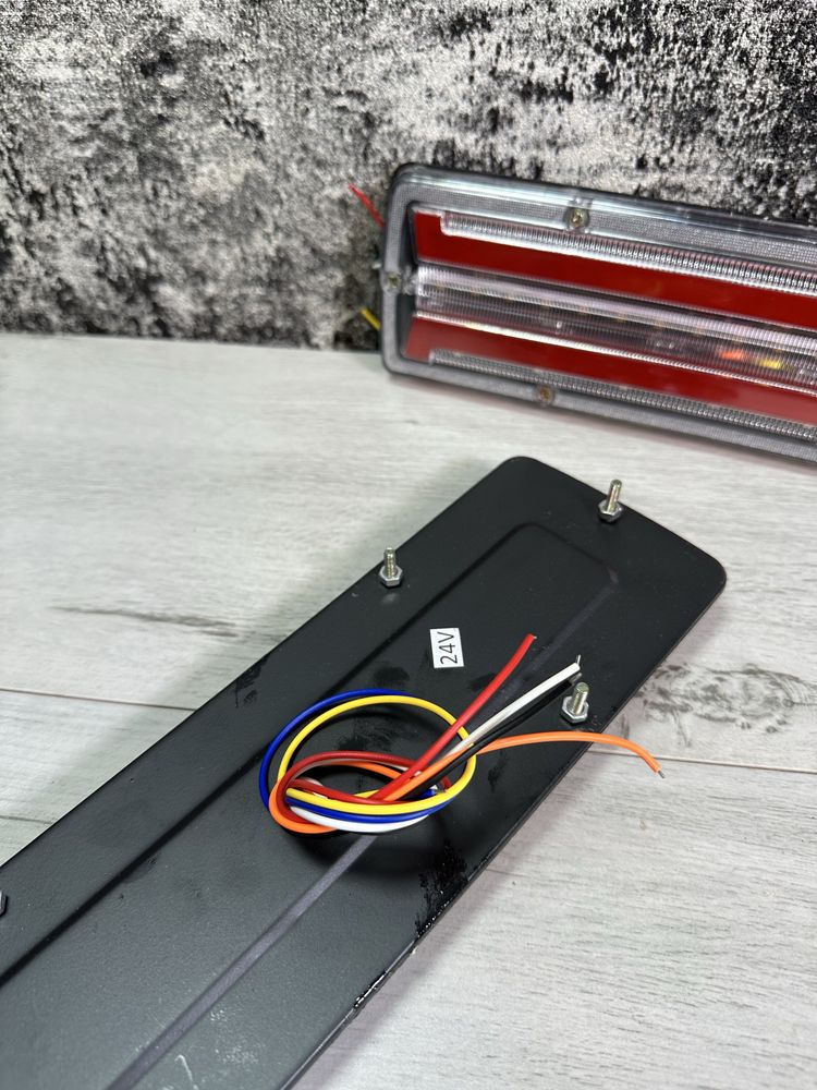 LED фонарь задний 12-24 Вольт KRS MINI (30 х 8 см)