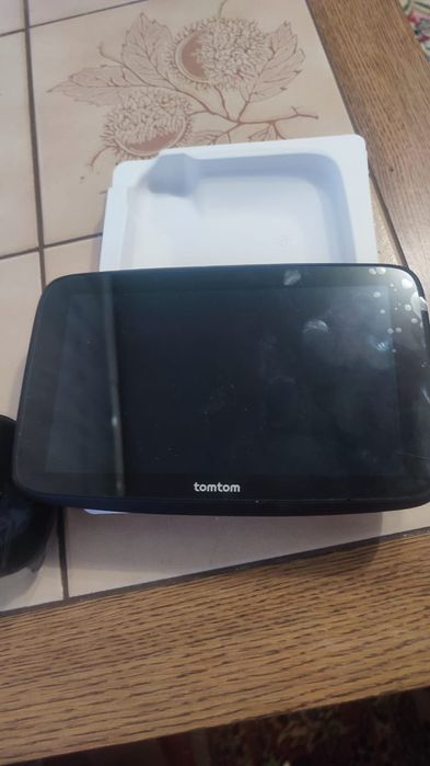 Продається GPS навігатор TomTom.