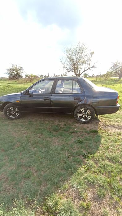 Ниссан Санни н 14 1992 года 1.6