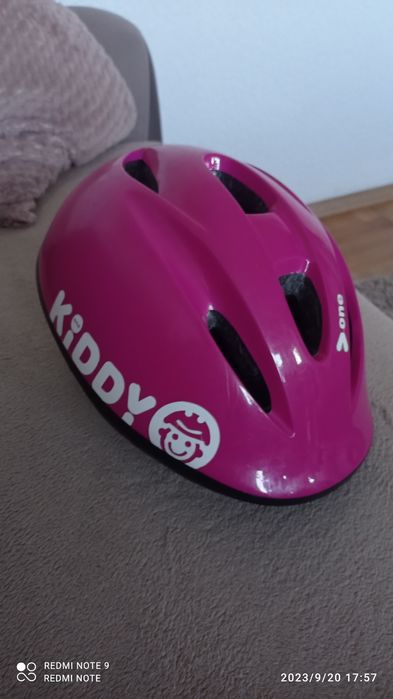 Sprzedam kask dla dziewczynki