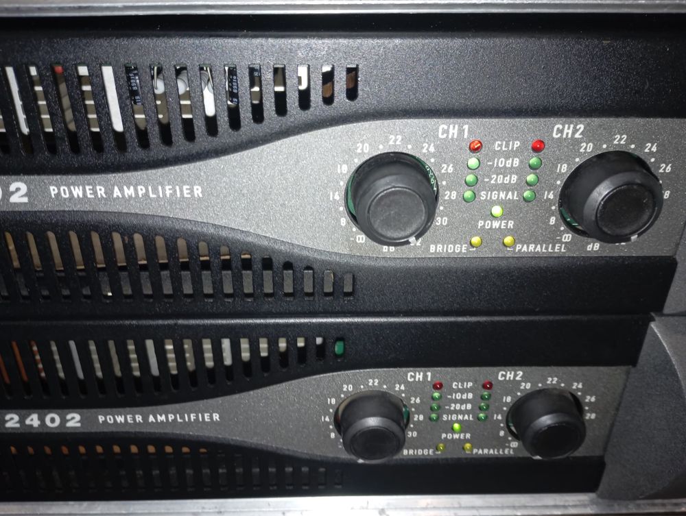 2 amplificadores de som QSC PLX2402