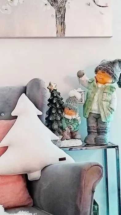 Home&you figurka dekoracyjna chłopiec z lampionem Boże Narodzenie