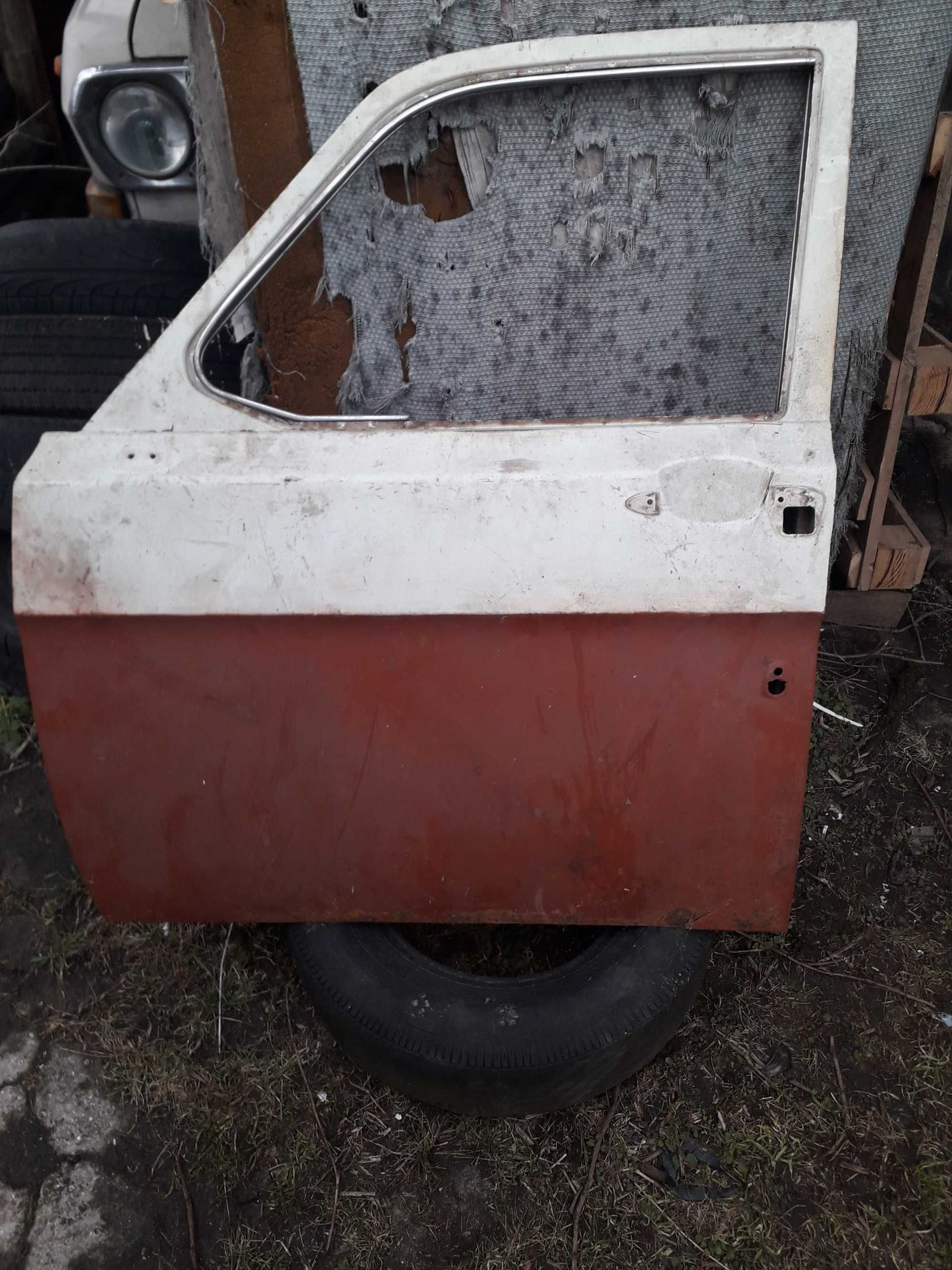 Продам двери и заднюю ляду на Газ 24- 02