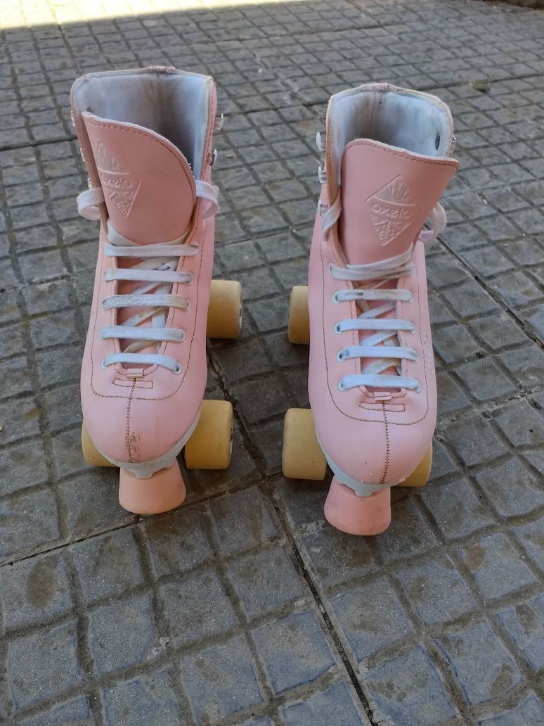 Patins com 4 rodas cor de rosa