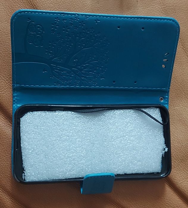 Etui na telefon       .