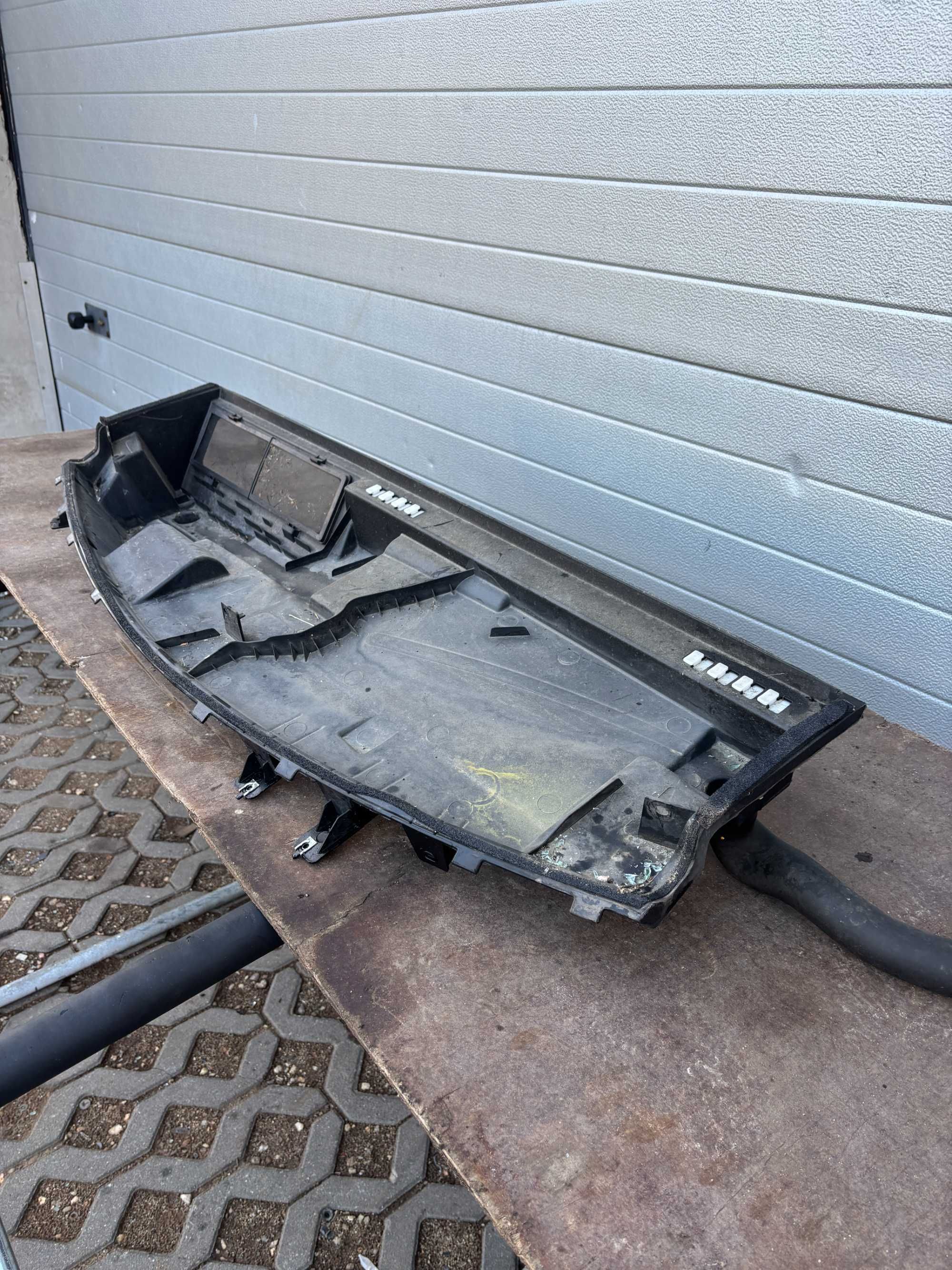 Ford Transit Custom podszybie dolna część