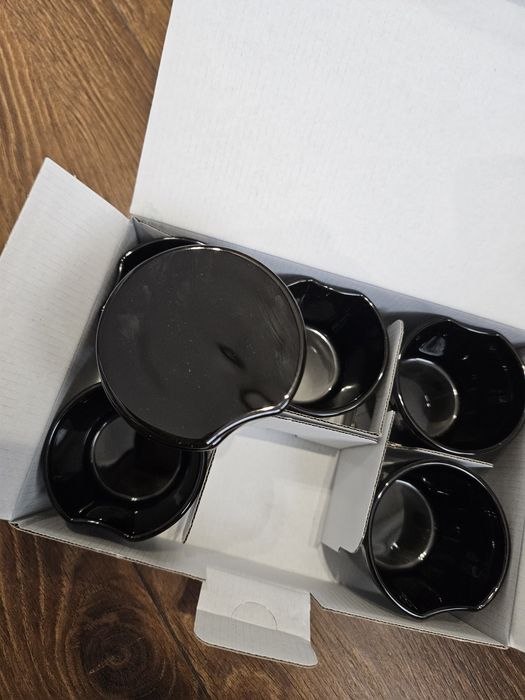 Czarne, porcelanowe foremki i przykrywki przystawki Varoma Thermomix