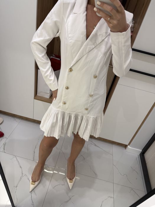 Сукня-жакет з костюмної тканини