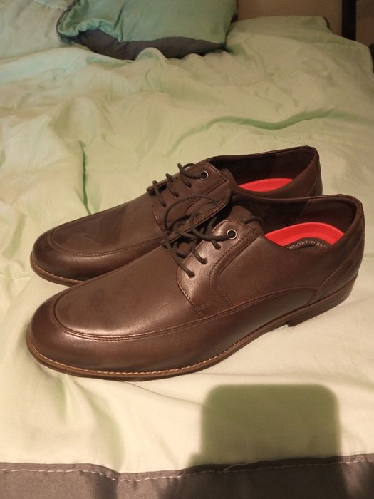 Sapatos novos tamanho 43