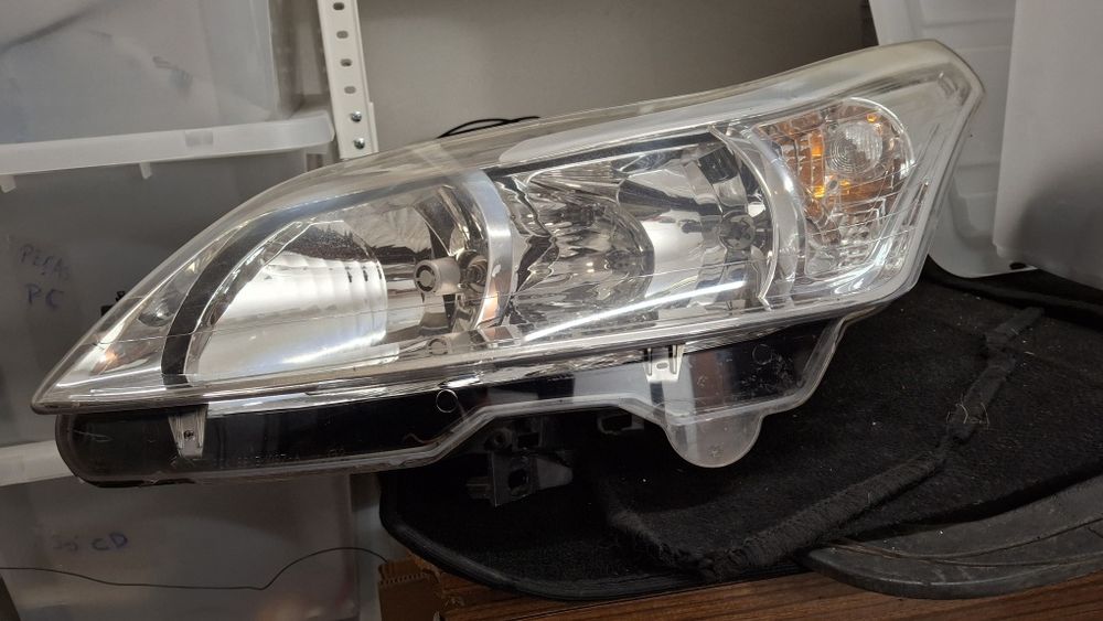 Farol esquerdo citroen c4 2008