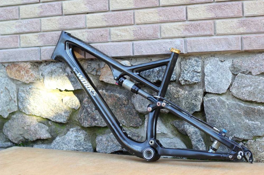 Рама 26: Specialized S-Works Stumpjumper Carbon FACT 10м, FOX/Brain, L