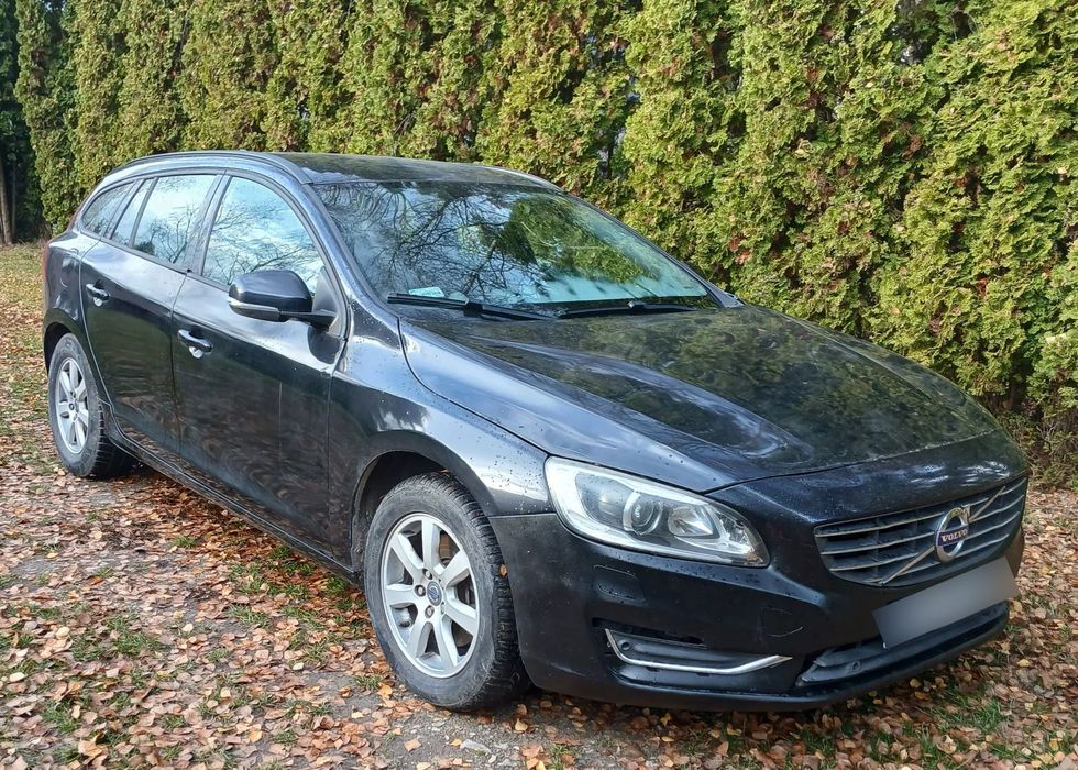 Volvo V60 Kinetic Lift 2013 Hak 3,5 l/100 km 6bieg manual Niski przebieg