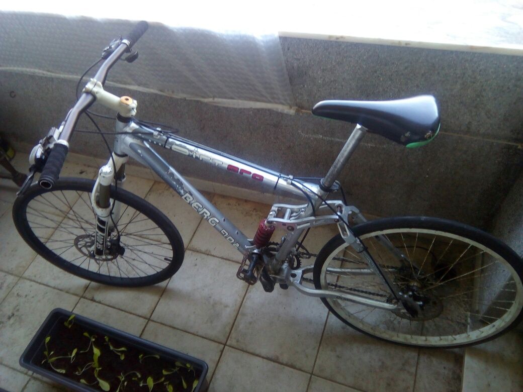 Bicicleta btt Venda ou troca as pecas ou completa