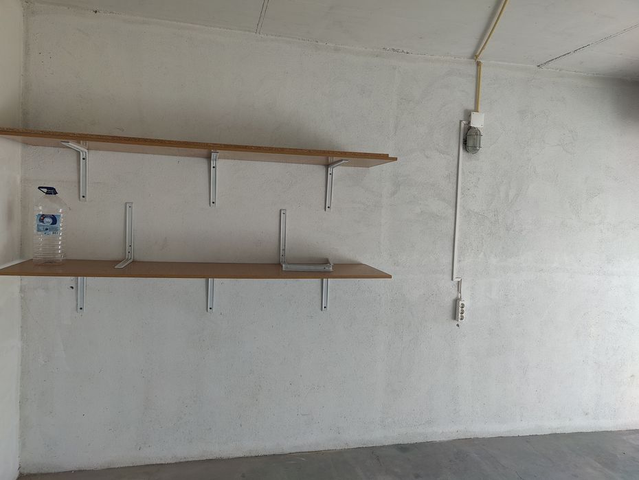 Aluga-se Garagem