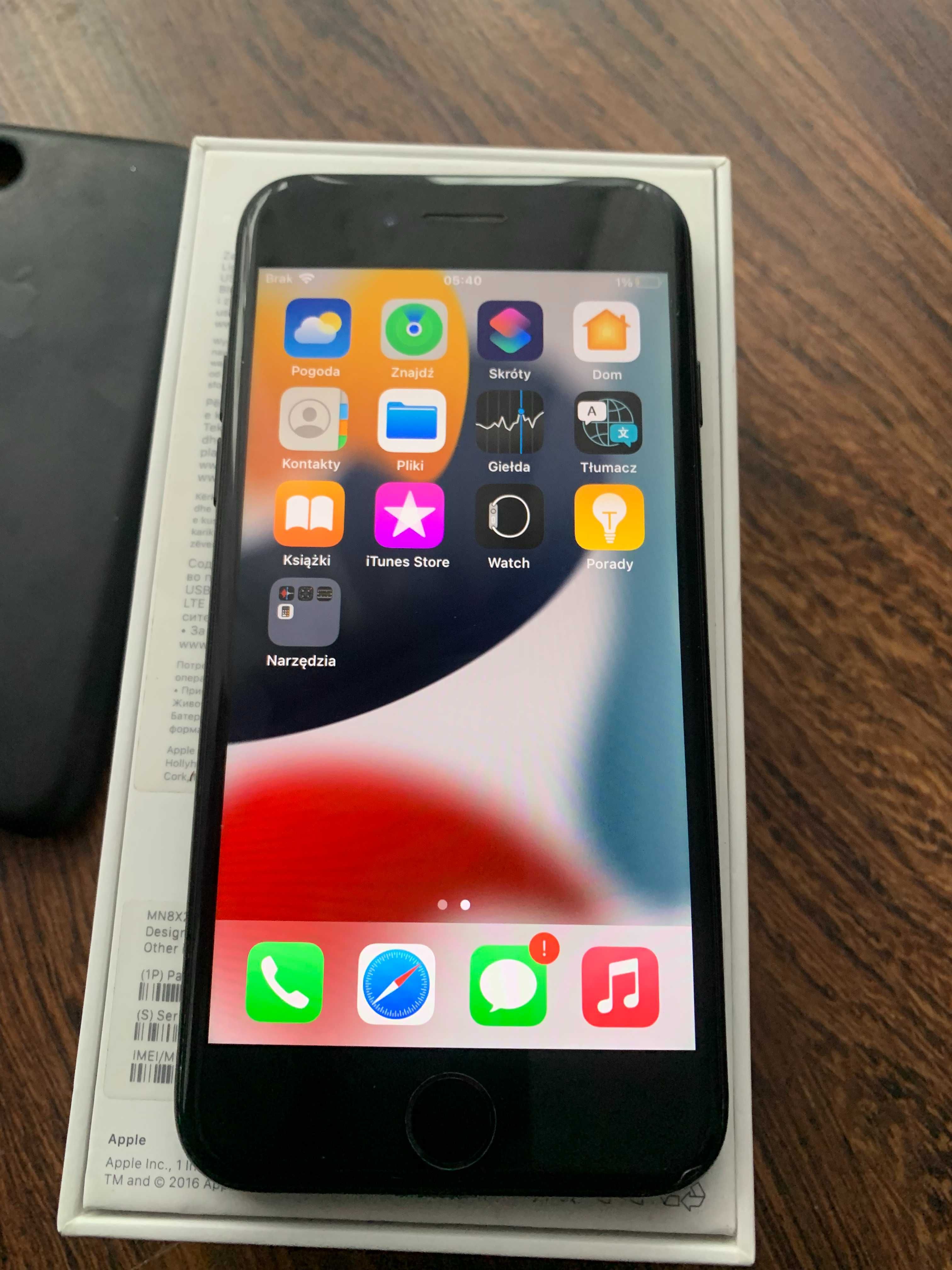 Iphone 7 32BG z Kablem USB