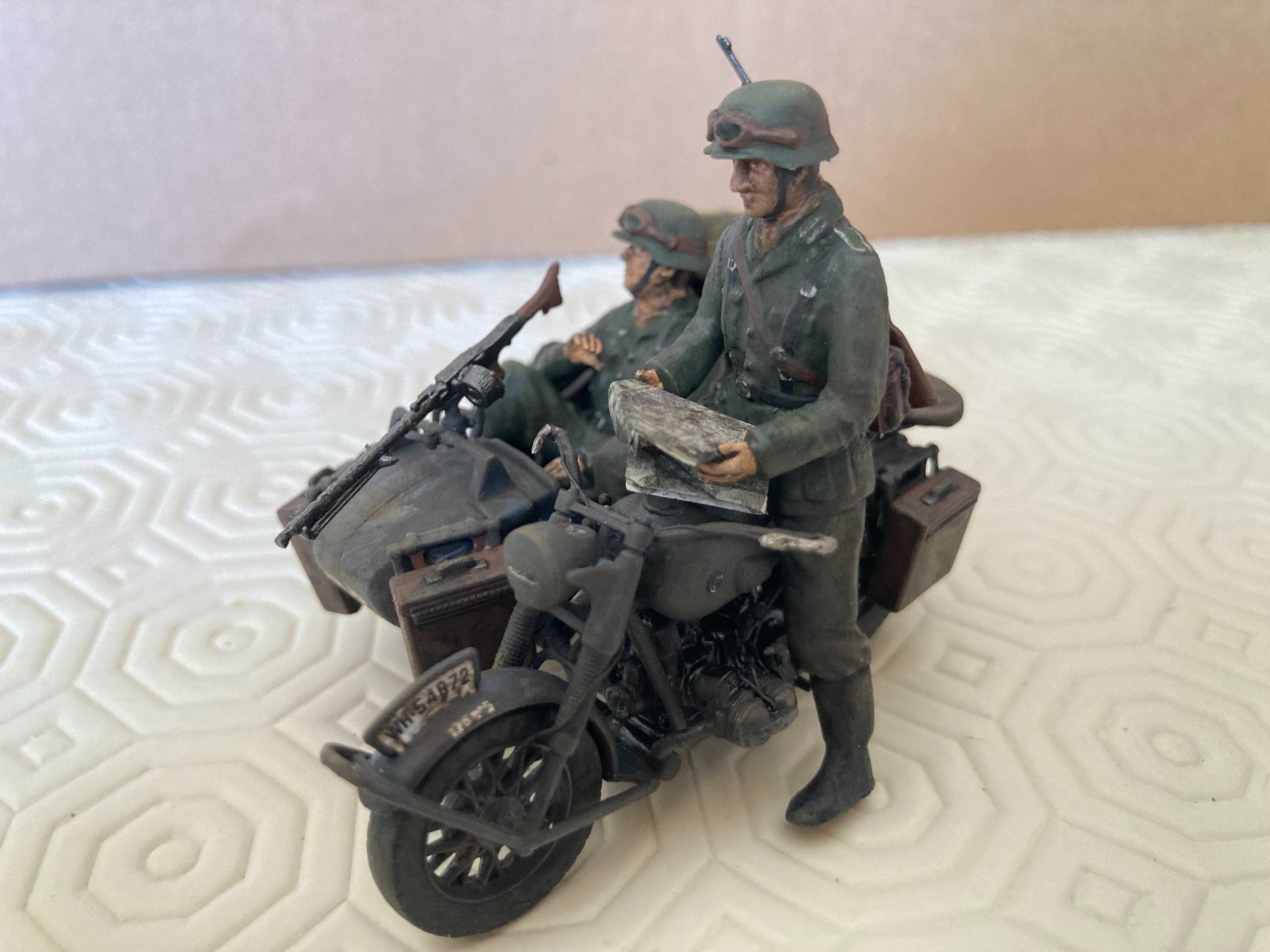 Lote Kits TAMIYA 1/35 Alemães WWII, figuras e veículos pintados