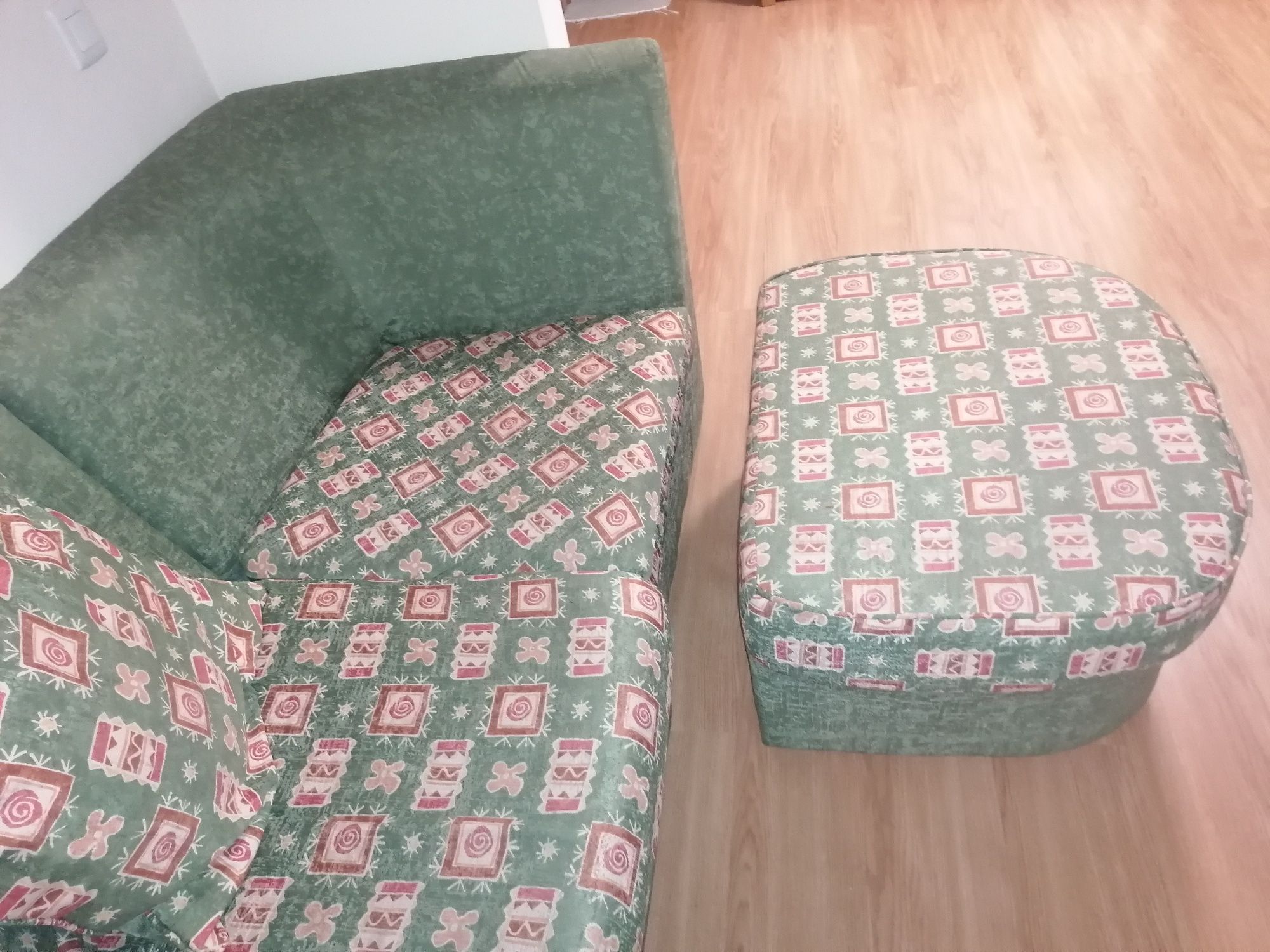 Sofá de canto com Chaise longue movível, com cama - almofadas incluída