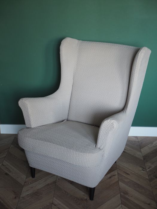 Fotel uszak ikea strandmon z 3 pokrowcami i podnóżkiem, żółty