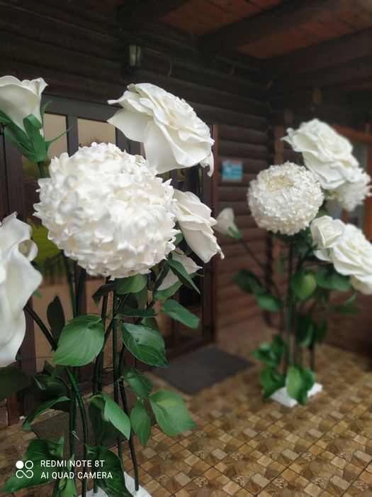 Квіти великі для декору, фотозона, ростові квіти