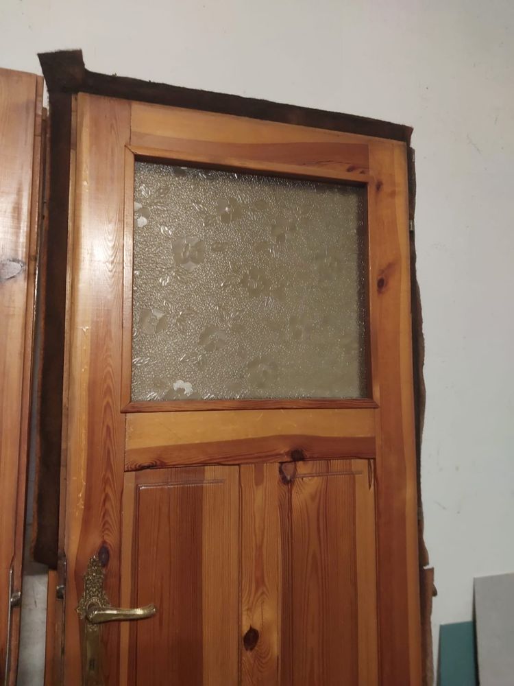 Drzwi wewnetrzne drewniane z klamka