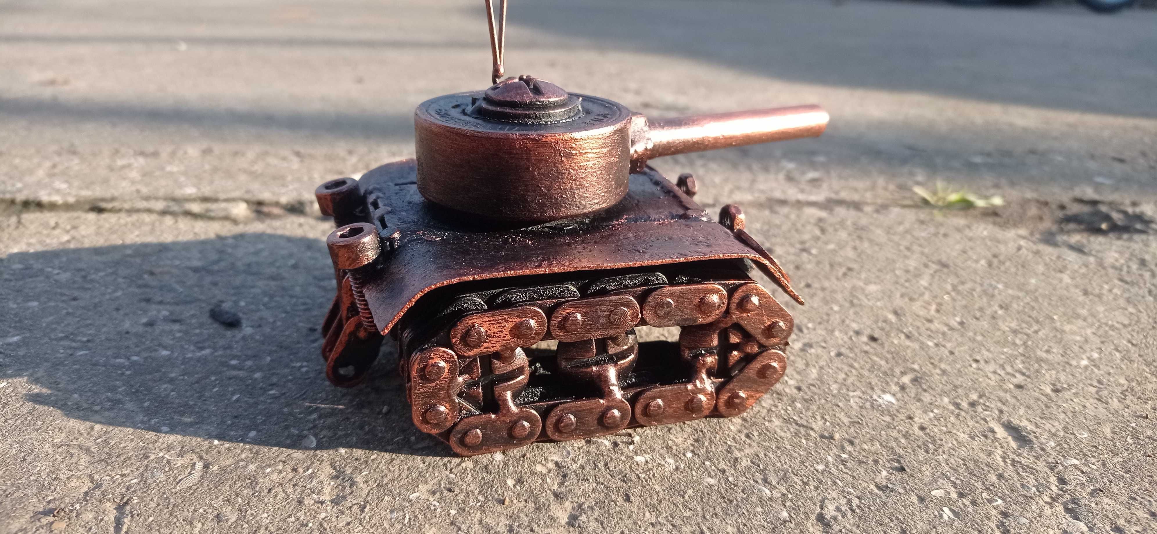 Техно-арт сувенір танк ручної роботи