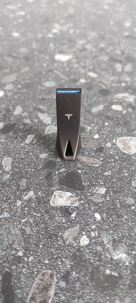 Флешка Tesla USB 3.1 128Gb.