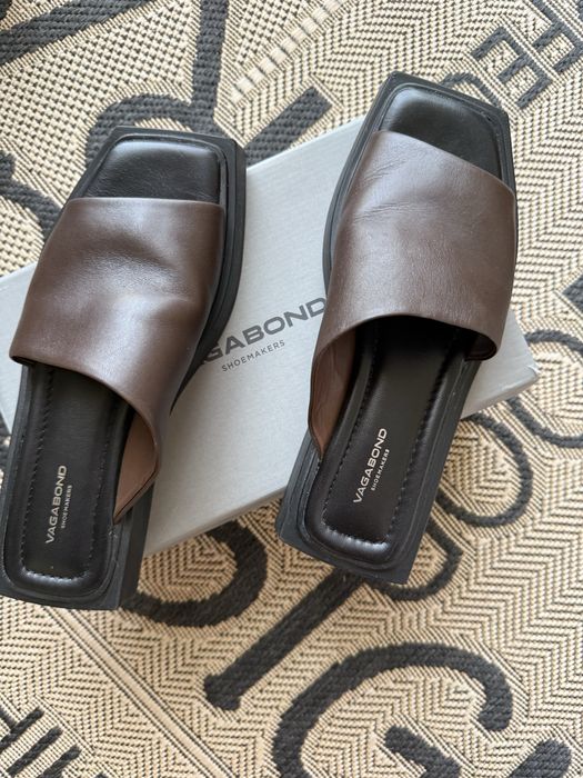 Шоколадні шкіряні шльопки vagabond 39
