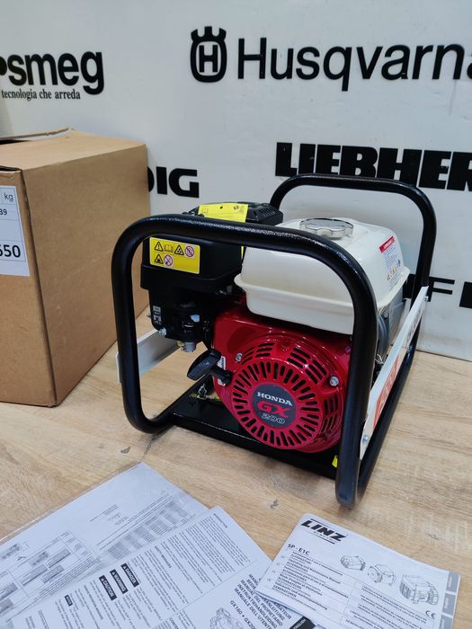 Однофазний бензиновий генератор Honda Fogo FH 3001. Linz.