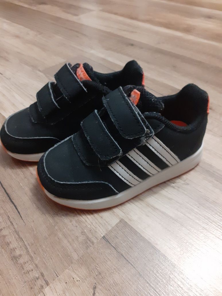 Adidaski Adidas 22 buciki