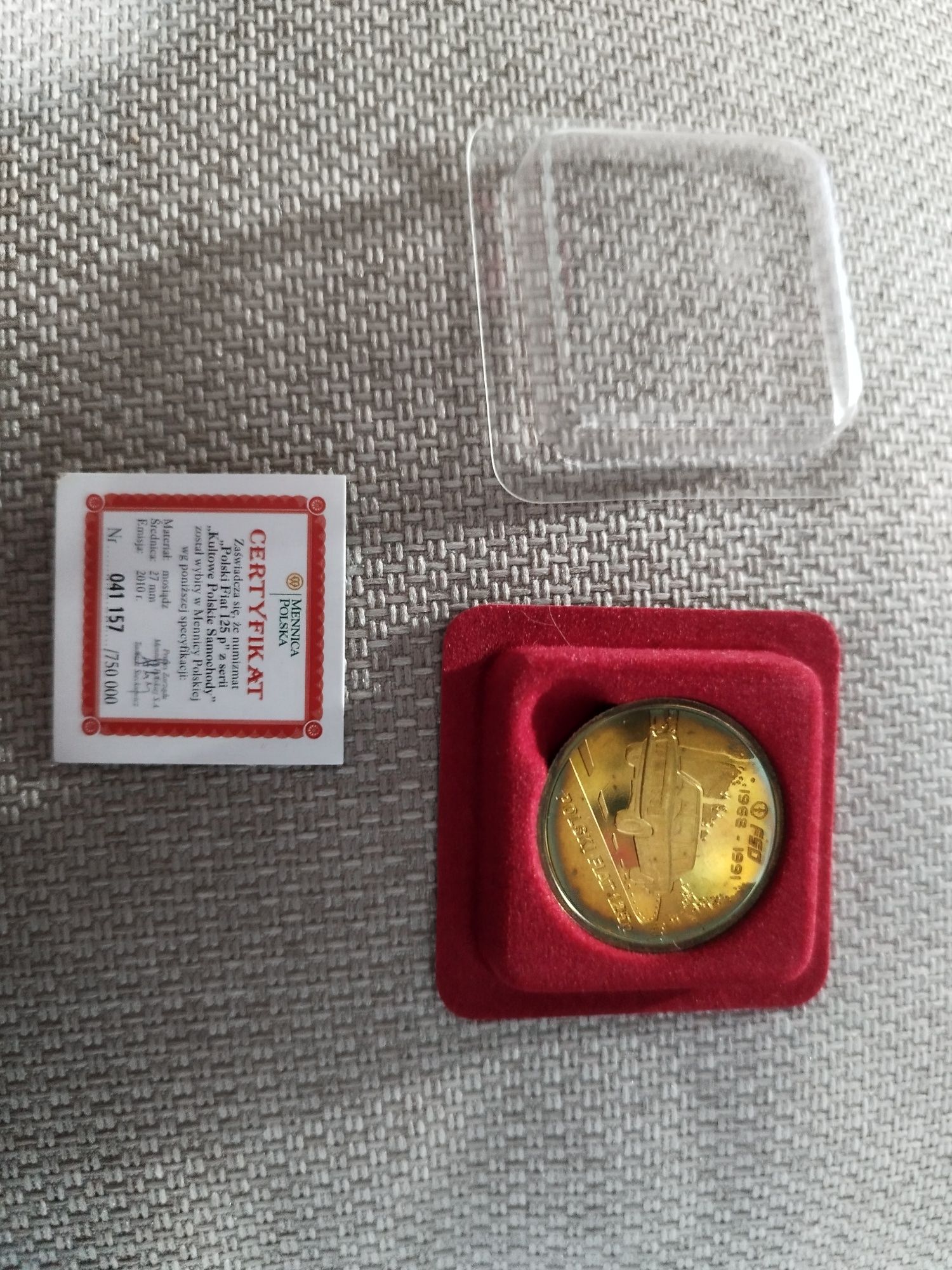 Moneta kolekcjonerska z serii Kultowe Polskie Samochody Fiat 125p nisk