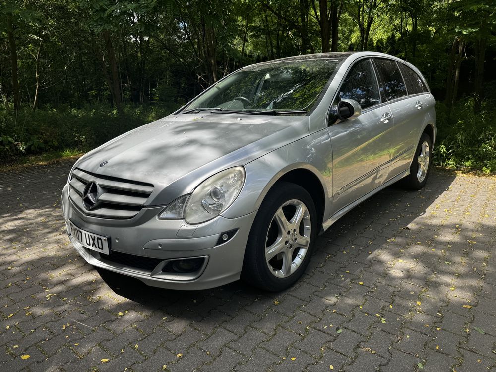 Anglik Mercedes R320 CDI