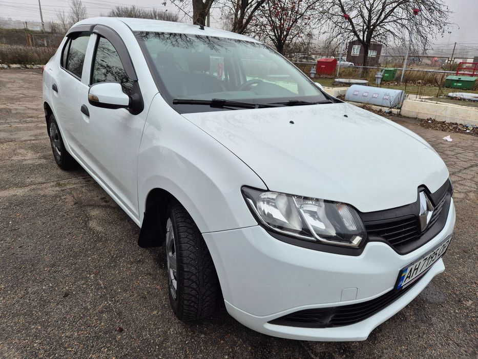 Renault Logan 2016г 1.2двигатель 114тыс км пробег