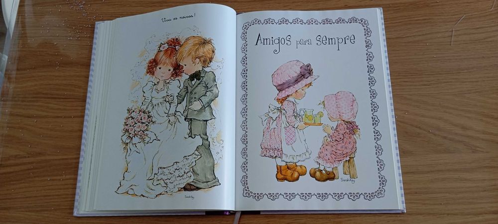 Livro raro da Sarah Kay - O mundo  maravilhoso da Sarah Kay